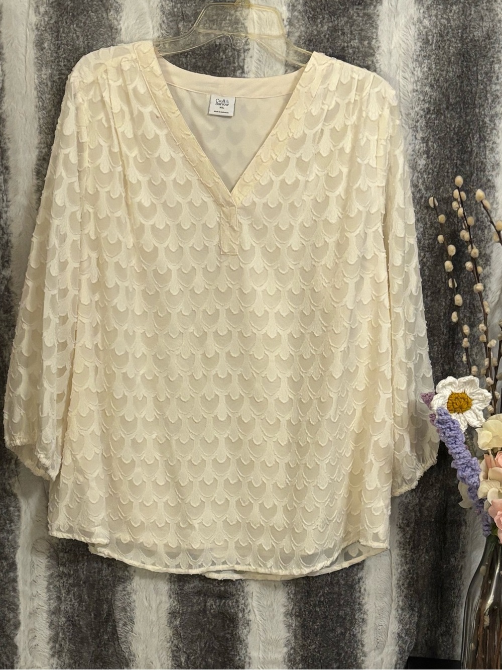 croft & barrow Cream Scallop-Texture V-Neck Blouse